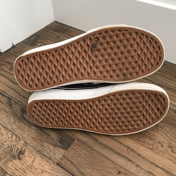 Vans Women’s Classic High Tops size 8 in black - Picture 3 of 6